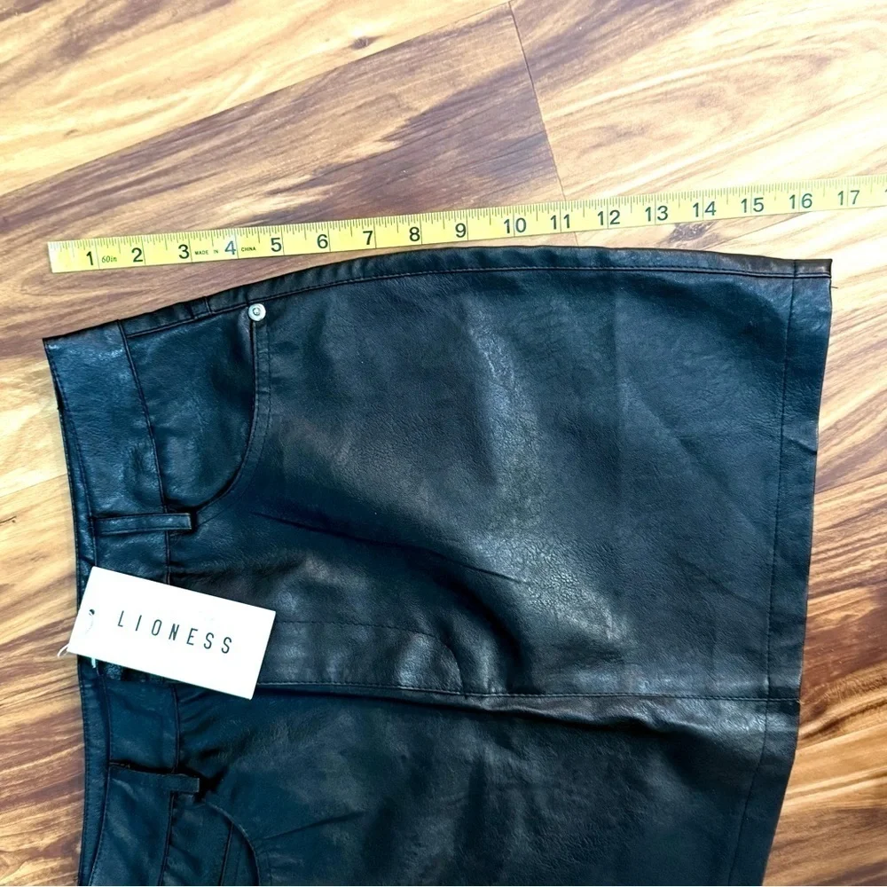New Lioness Mini Skirt - Picture 6 of 6